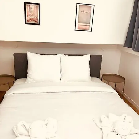 Stylish Loft 17- 3 Bdrs - 2 Bathrs - 7 Pers Appartamento Parigi