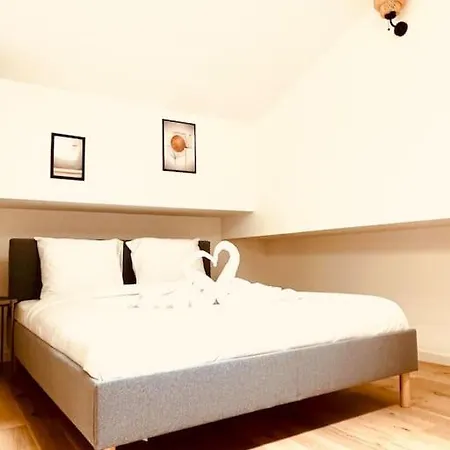 Stylish Loft 17- 3 Bdrs - 2 Bathrs - 7 Pers Appartamento Parigi